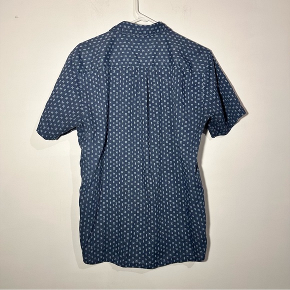 Patagonia Men's Go To Shirt Medium Blue Organic Cotton Button Up Short Sleeve - Picture 5 of 7